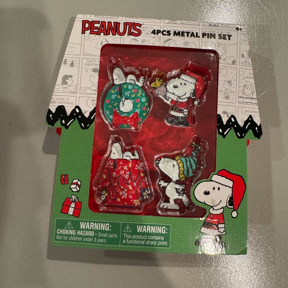 Peanuts New 4pc Metal Pin Set Snoopy, Woodstock & Charlie Brown Christmas Theme